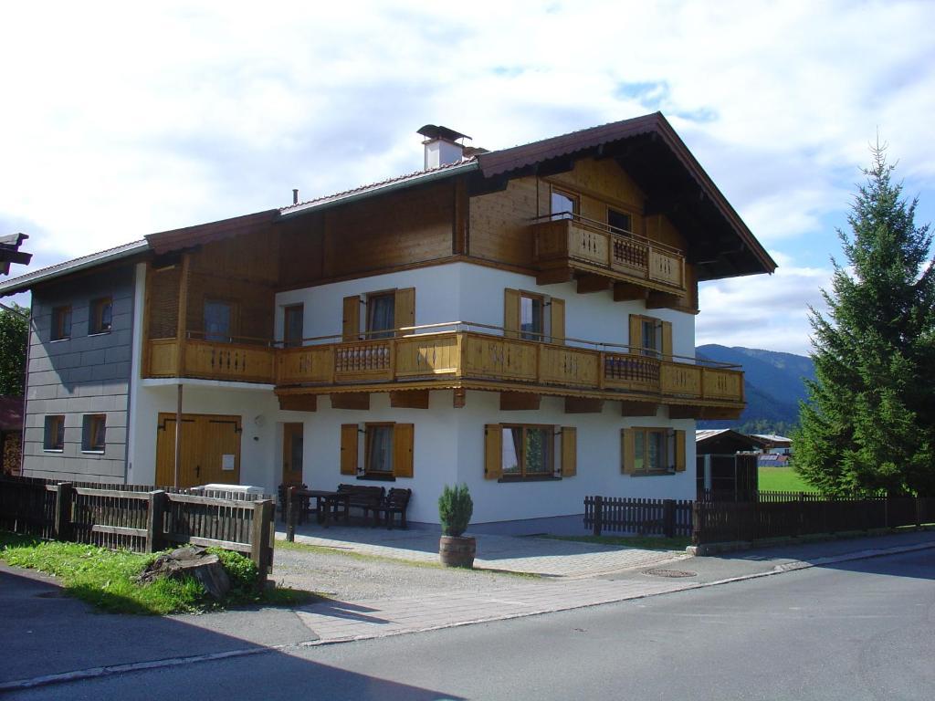 Ferienhaus Resi & Obermoser เคิสเซน ห้อง รูปภาพ